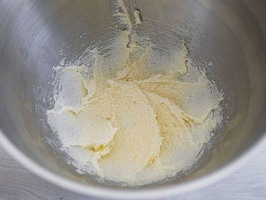 Торт с вишней и кремом чиз