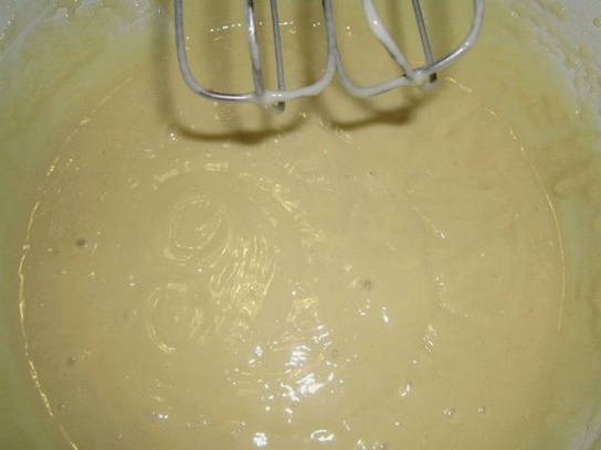 Торт с маком, изюмом и орехами