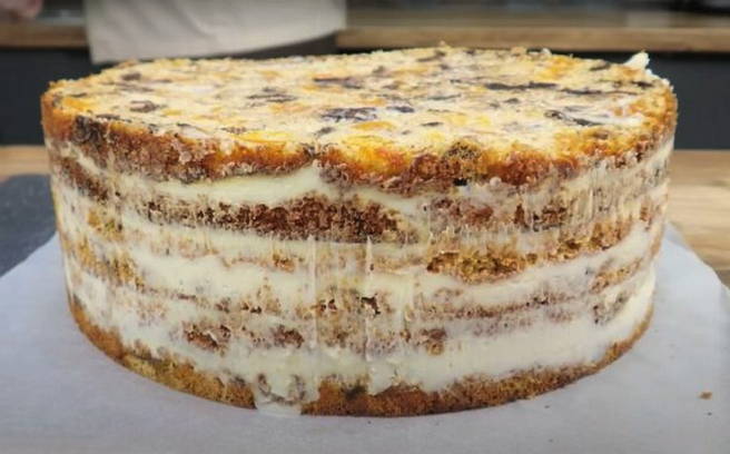 Торт с курагой и черносливом