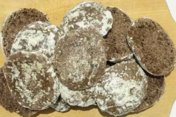 Торт с пряниками и бананами