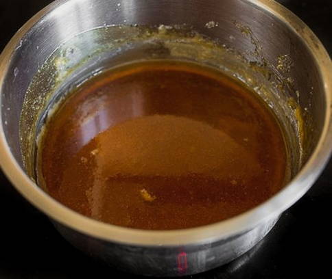 Торт с карамелью и орехами