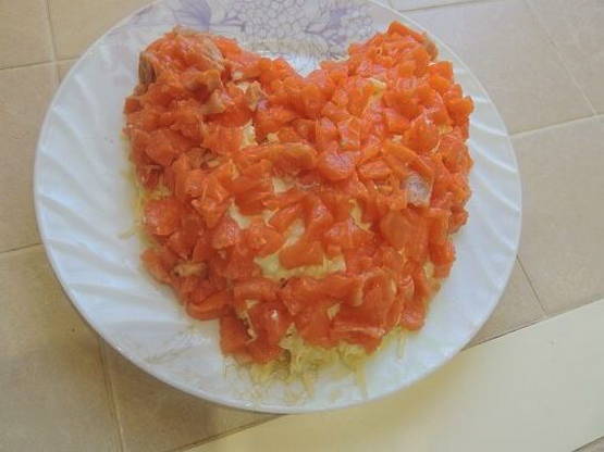 Салат с семгой и огурцом