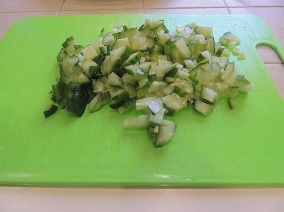 Салат с семгой и огурцом Салат с семгой и огурцом