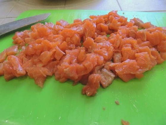 Салат с семгой и огурцом Салат с семгой и огурцом