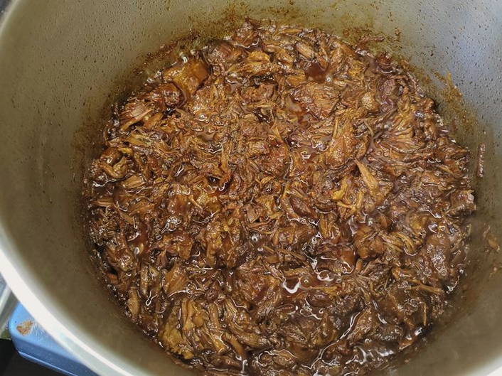 Салат с рваной говядиной