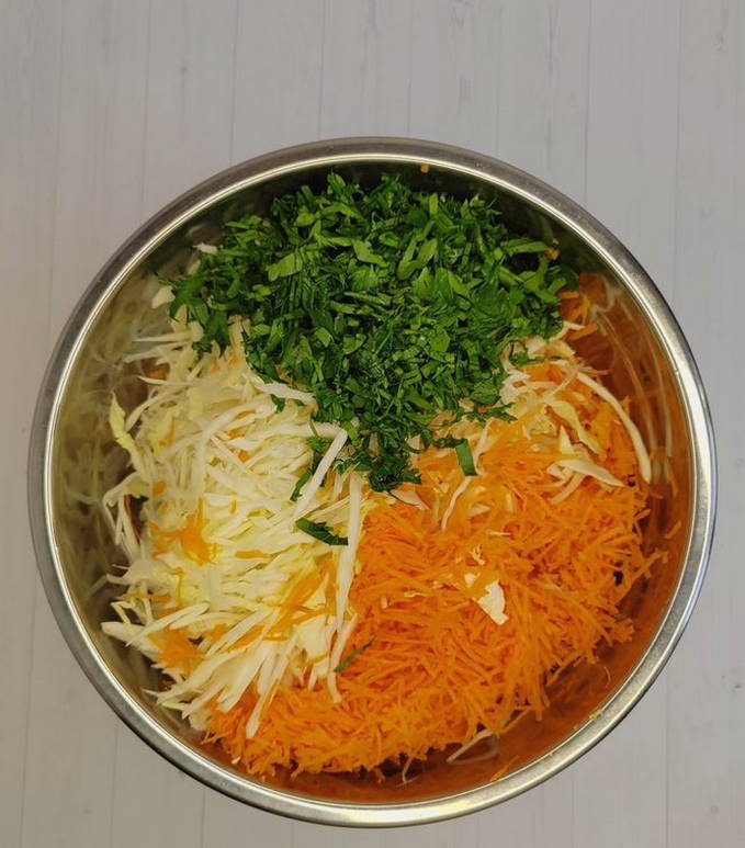 Салат с рваной говядиной