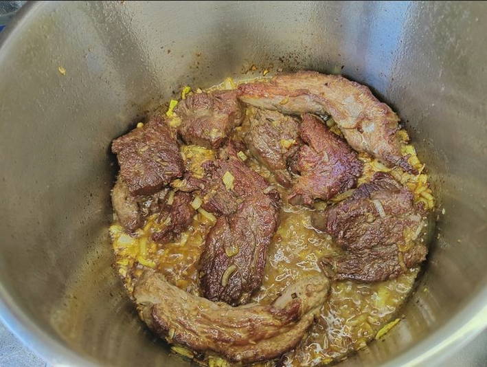 Салат с рваной говядиной