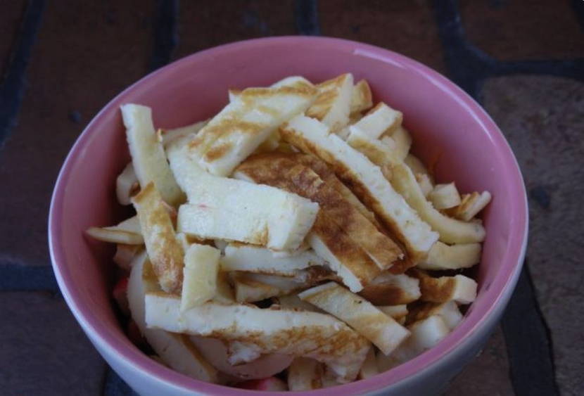 Салат с омлетом и корейской морковкой Салат с омлетом и корейской морковкой