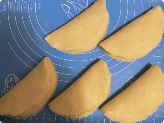 Классические сочники с творогом и сметаной в духовке