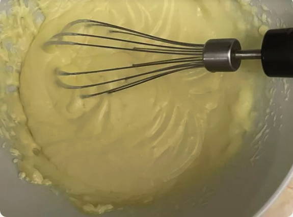 Классические сочники с творогом и сметаной в духовке