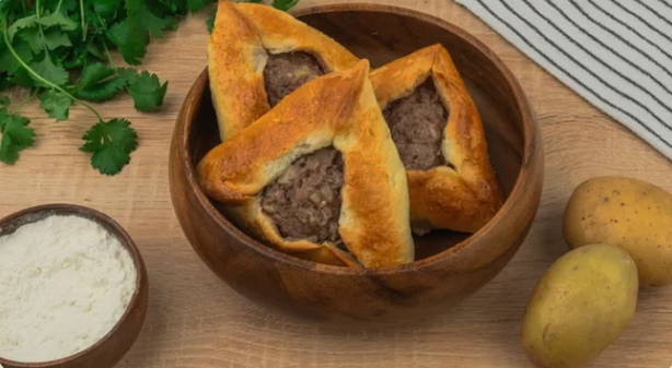 Классический эчпочмак по-татарски с мясом и картошкой в духовке