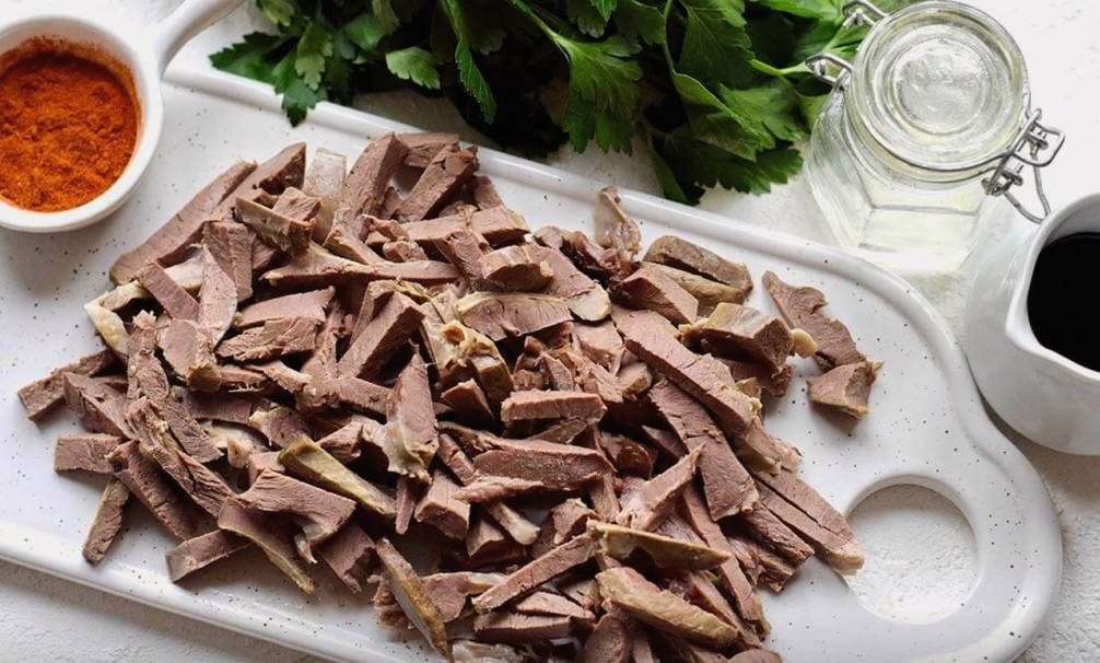 Салат со свиным сердцем и корейской морковью