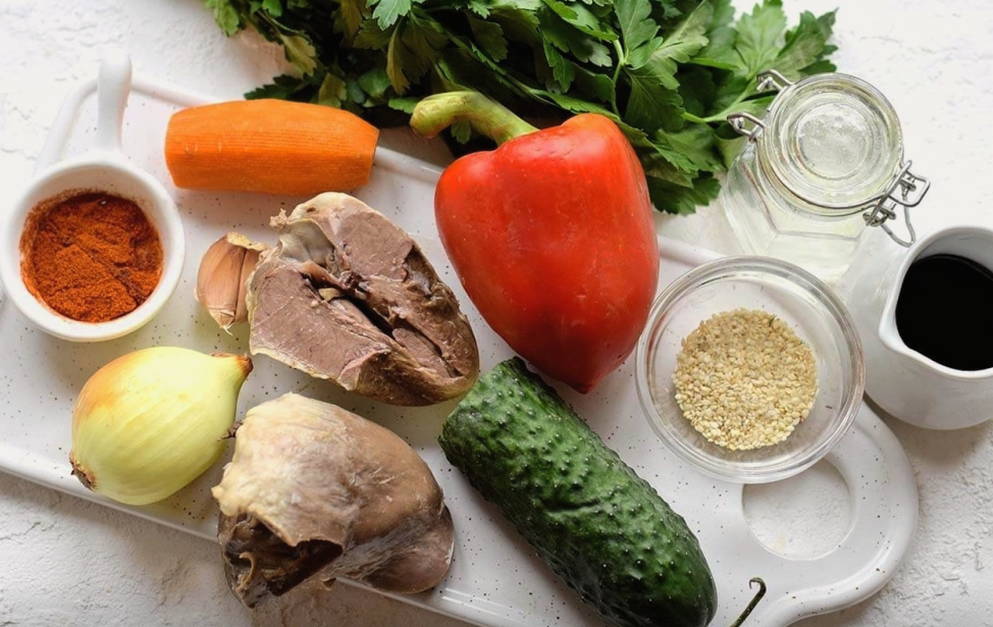 Салат со свиным сердцем и корейской морковью