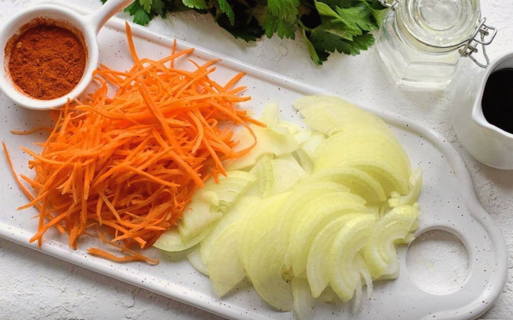 Салат со свиным сердцем и корейской морковью