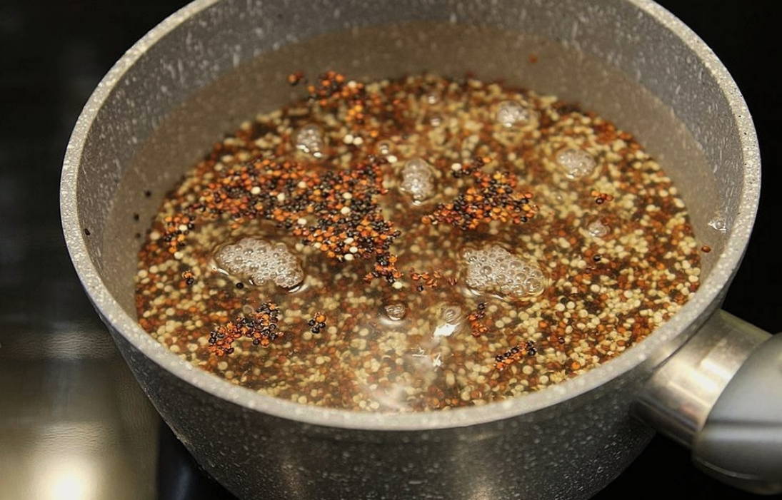 Салат с киноа и овощами