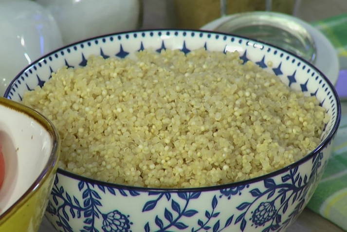 Салат с киноа и курицей