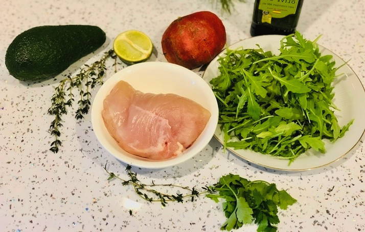 Салат с индейкой и рукколой
