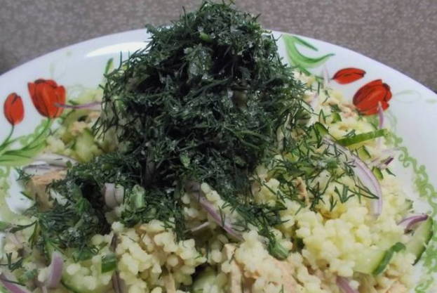 Салат с кускусом и тунцом Салат с кускусом и тунцом