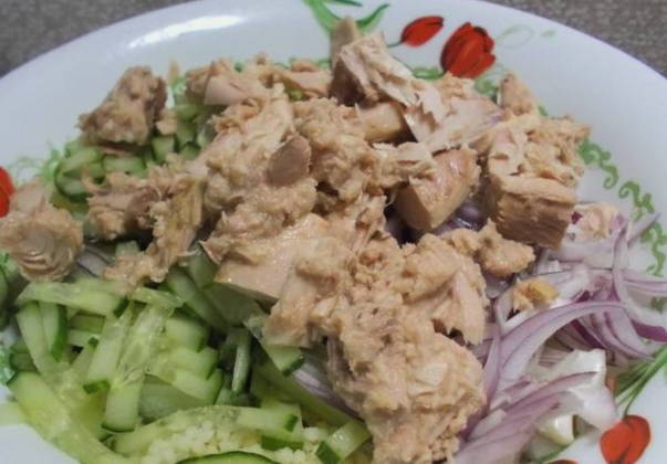 Салат с кускусом и тунцом Салат с кускусом и тунцом