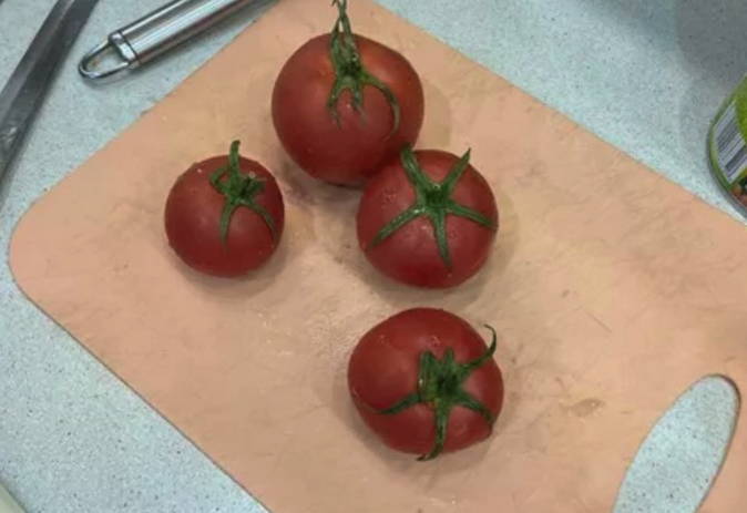 Салат с киноа, авокадо и курицей Салат с киноа, авокадо и курицей