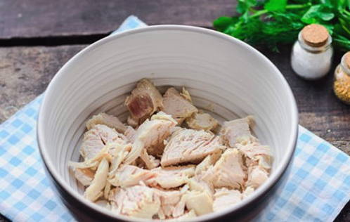 Салат с картошкой фри и корейской морковью