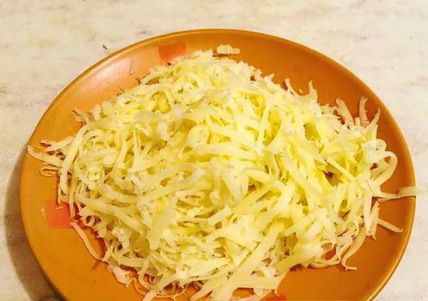 Салат с индейкой и черносливом