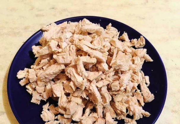 Салат с индейкой и черносливом