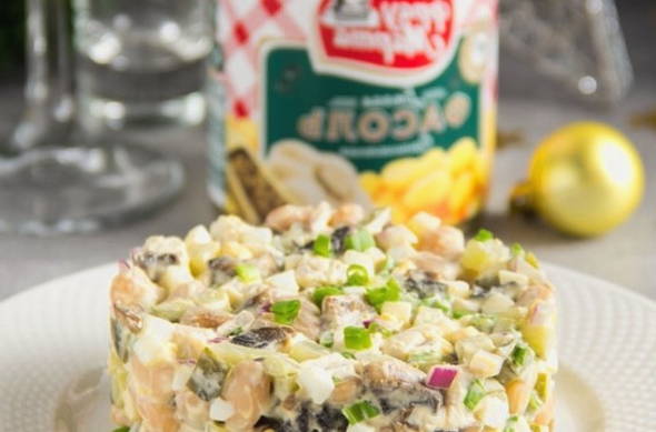 Салат с индейкой и фасолью консервированной