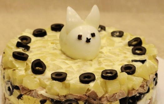 Салат с индейкой и ананасами