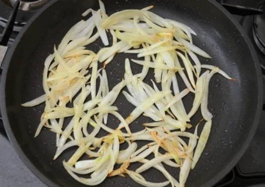 Салат с дайконом и говядиной