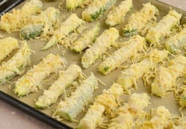 Кабачковые палочки в панировке с сыром в духовке