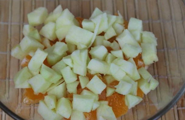 Фруктовый салат со сгущенкой