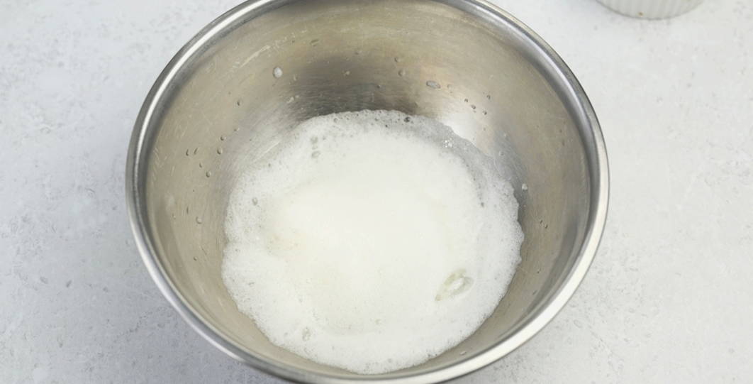 Безе из белков и сахара в духовке