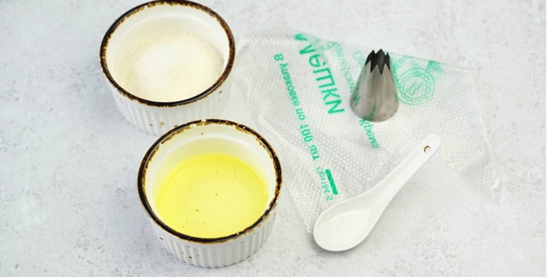 Безе из белков и сахара в духовке