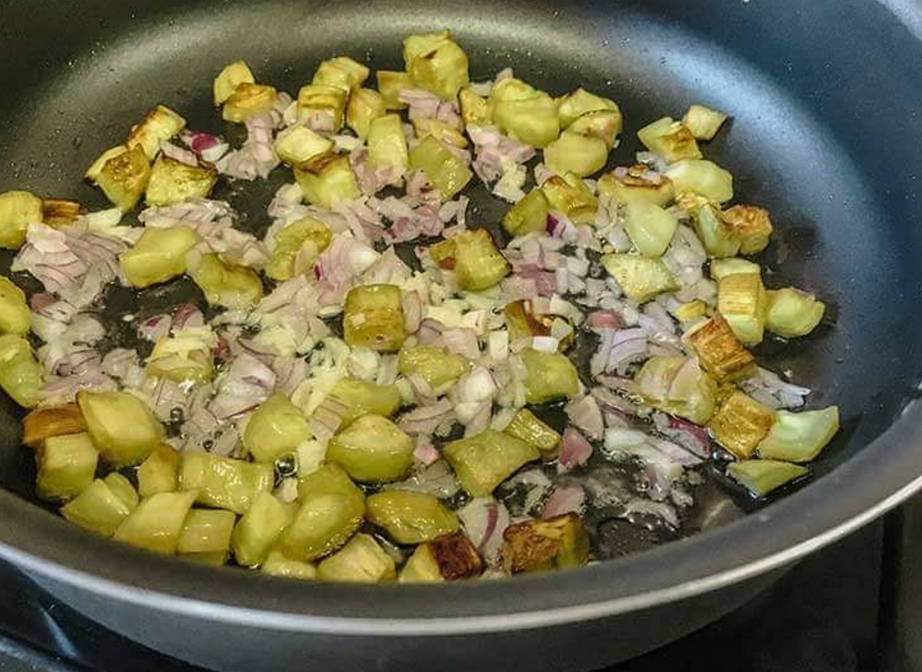 Шакшука с баклажанами Шакшука с баклажанами