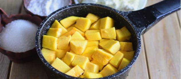 Запеканка «Зебра» из творога и тыквы