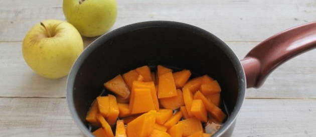 Запеканка из тыквы с манкой и яблоками в духовке