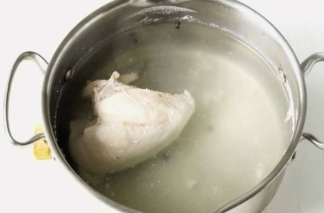 Салат с болгарским перцем, курицей и корейской морковкой Салат с болгарским перцем, курицей и корейской морковкой