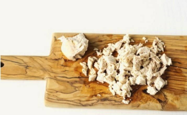 Салат с болгарским перцем, курицей и корейской морковкой Салат с болгарским перцем, курицей и корейской морковкой