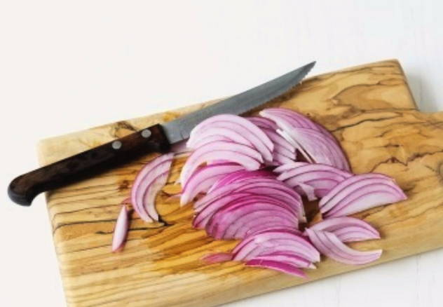 Салат с болгарским перцем, курицей и корейской морковкой Салат с болгарским перцем, курицей и корейской морковкой